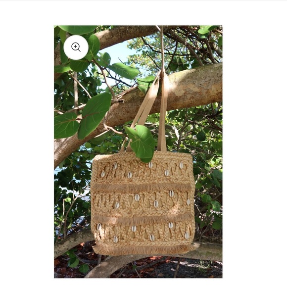 SALT + UMBER
ISLA JUTE SEASHELL TOTE - Picture 1 of 2